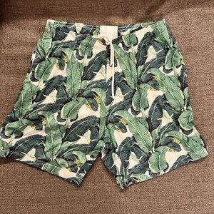 Mens size small nice laundry casual shorts